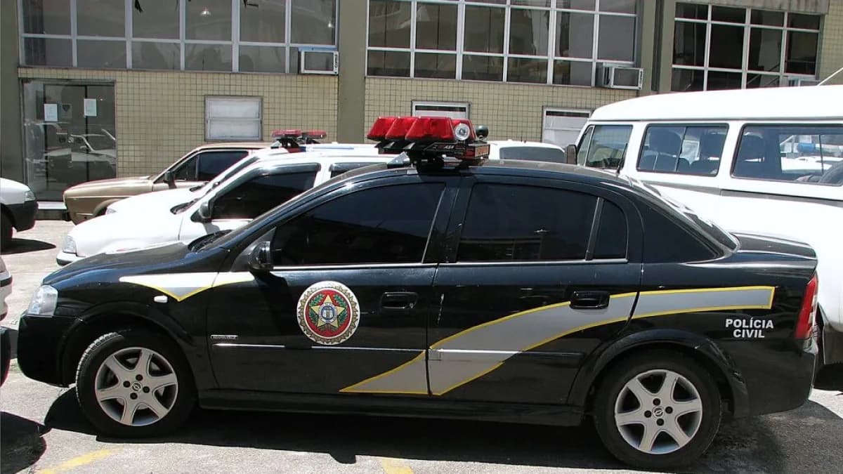 Viatura da Polícia Civil estacionada, foto de arquivo ilustrativa