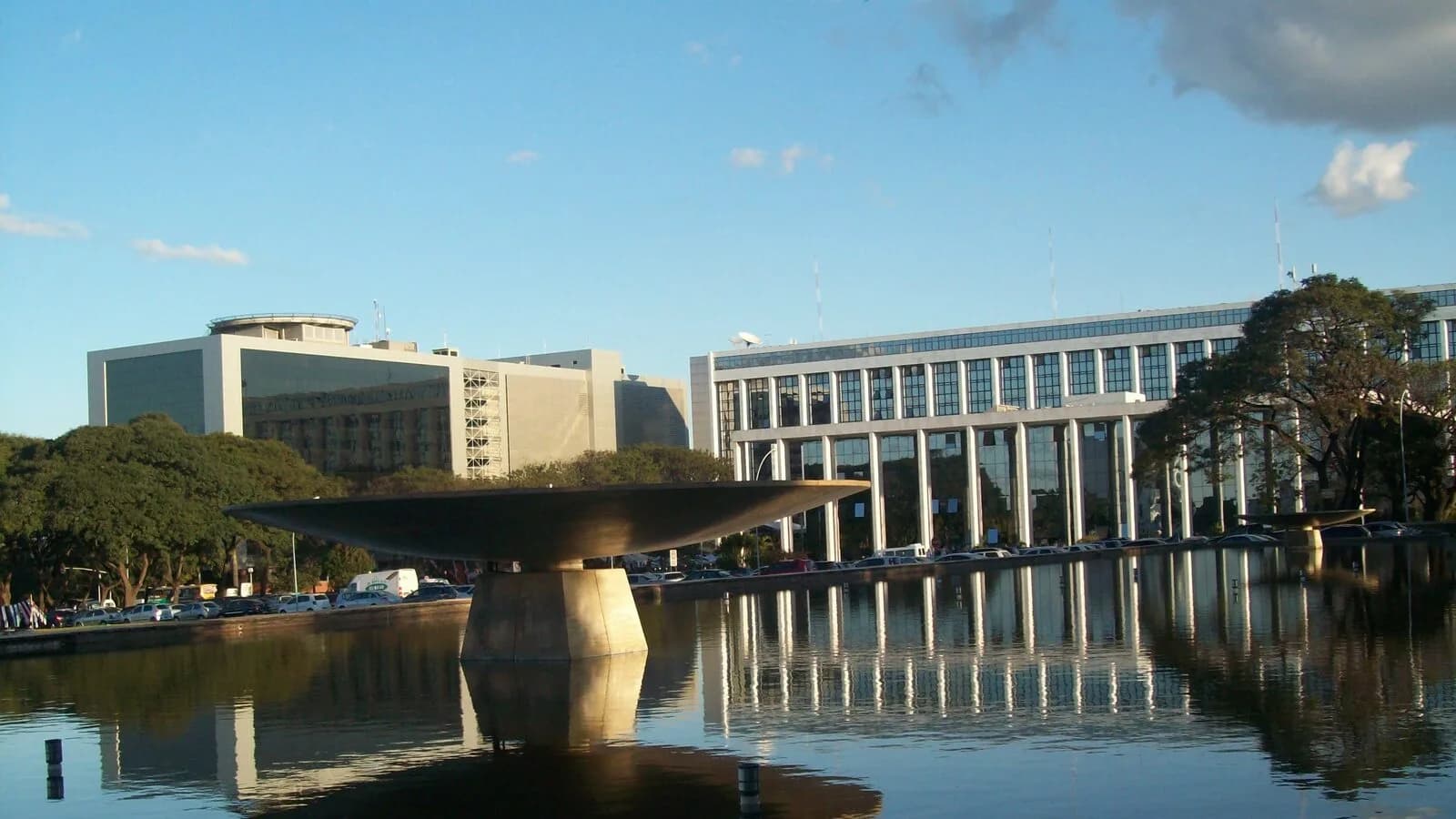 Fachada dos prédios do TJDFT e do Ministério Público do Distrito Federal, em Brasília