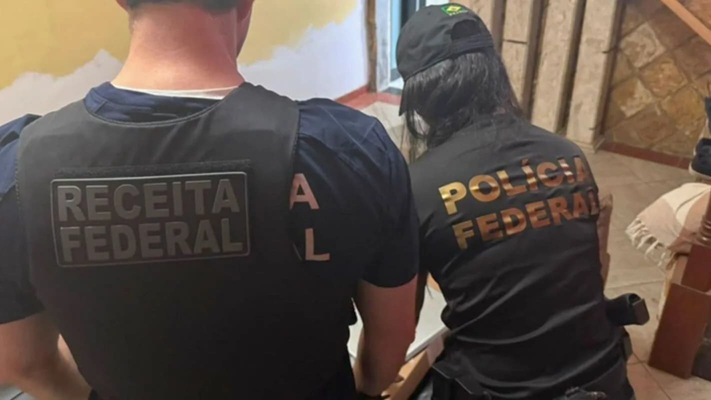Agentes da Receita Federal e da Polícia Federal durante operação de fiscalização (foto de arquivo)