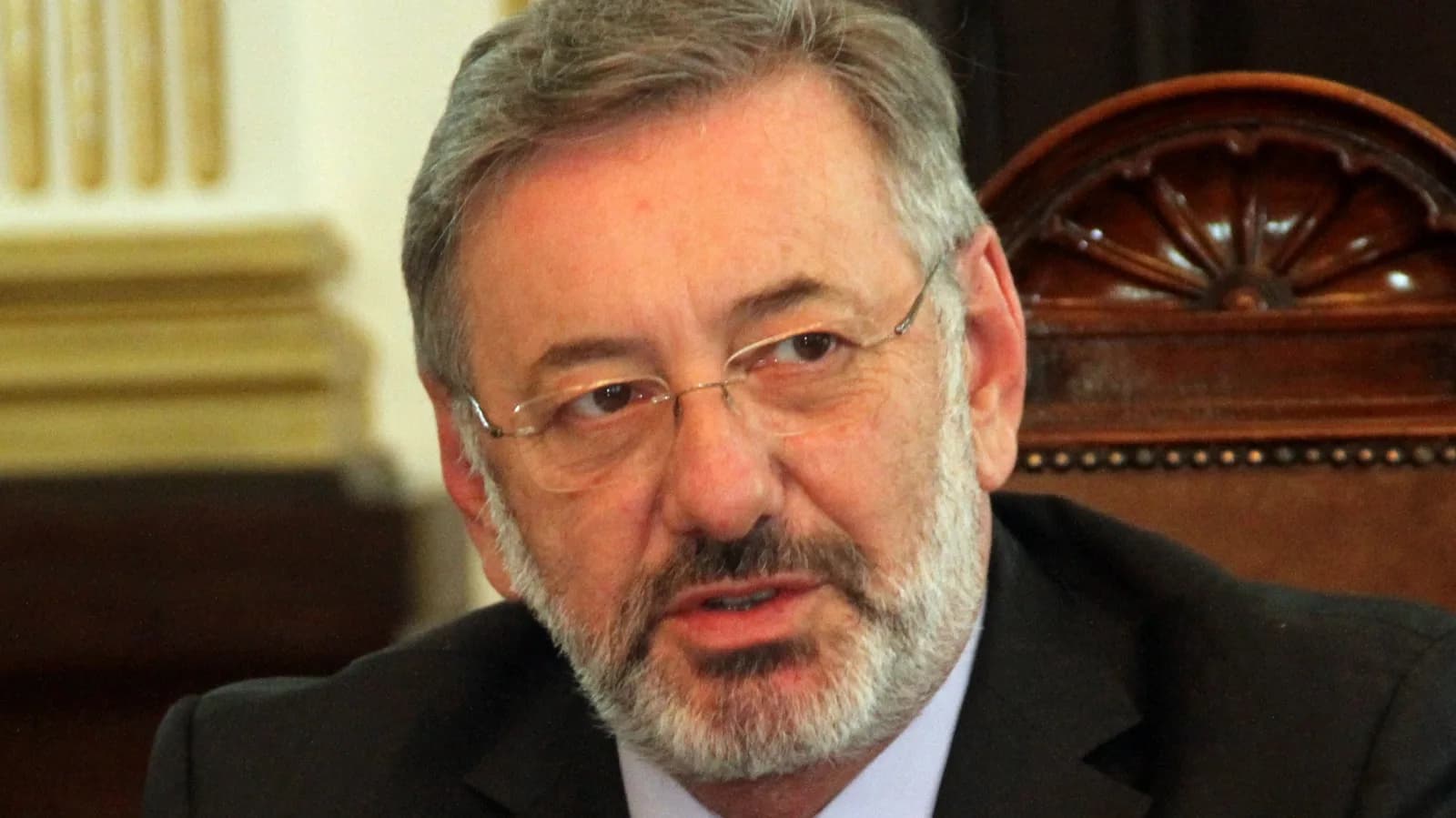 Márcio Elias Rosa, ministro do Desenvolvimento, Indústria, Comércio e Serviços, gesticula durante reunião