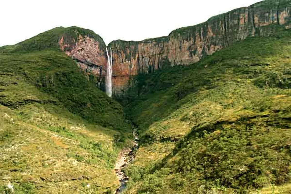 Esta é a cachoeira do Tabuleiro, maior de Minas Gerais, município de Conceição do Mato Dentro.
