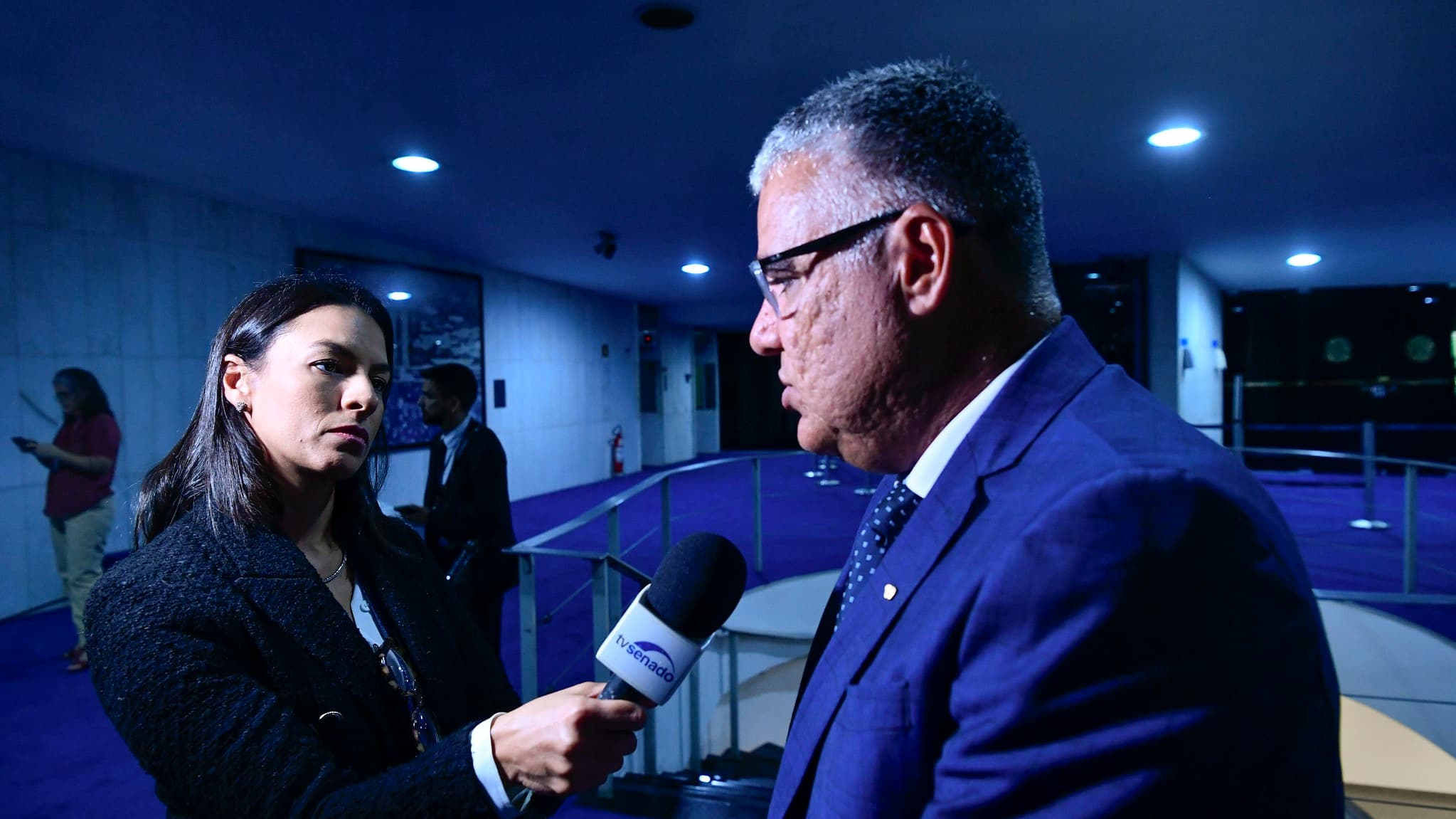 Senador Eduardo Girão concede entrevista à TV Senado em Brasília