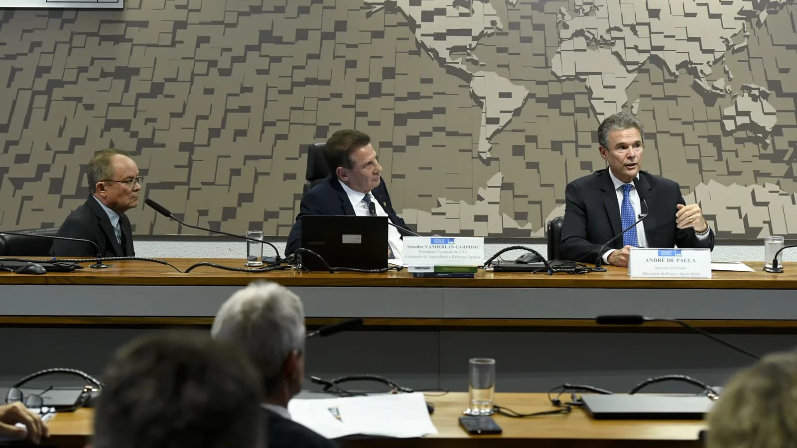 O ministro da Agricultura e Pecuária, André de Paula, discursa em audiência na Comissão de Agricultura e Reforma Agrária do Senado