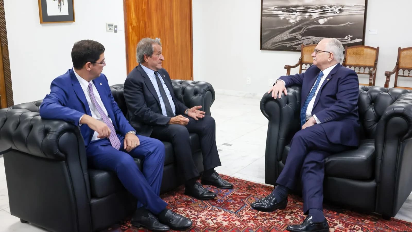 Valdemar Costa Neto, presidente do PL, em reunião com autoridades em Brasília