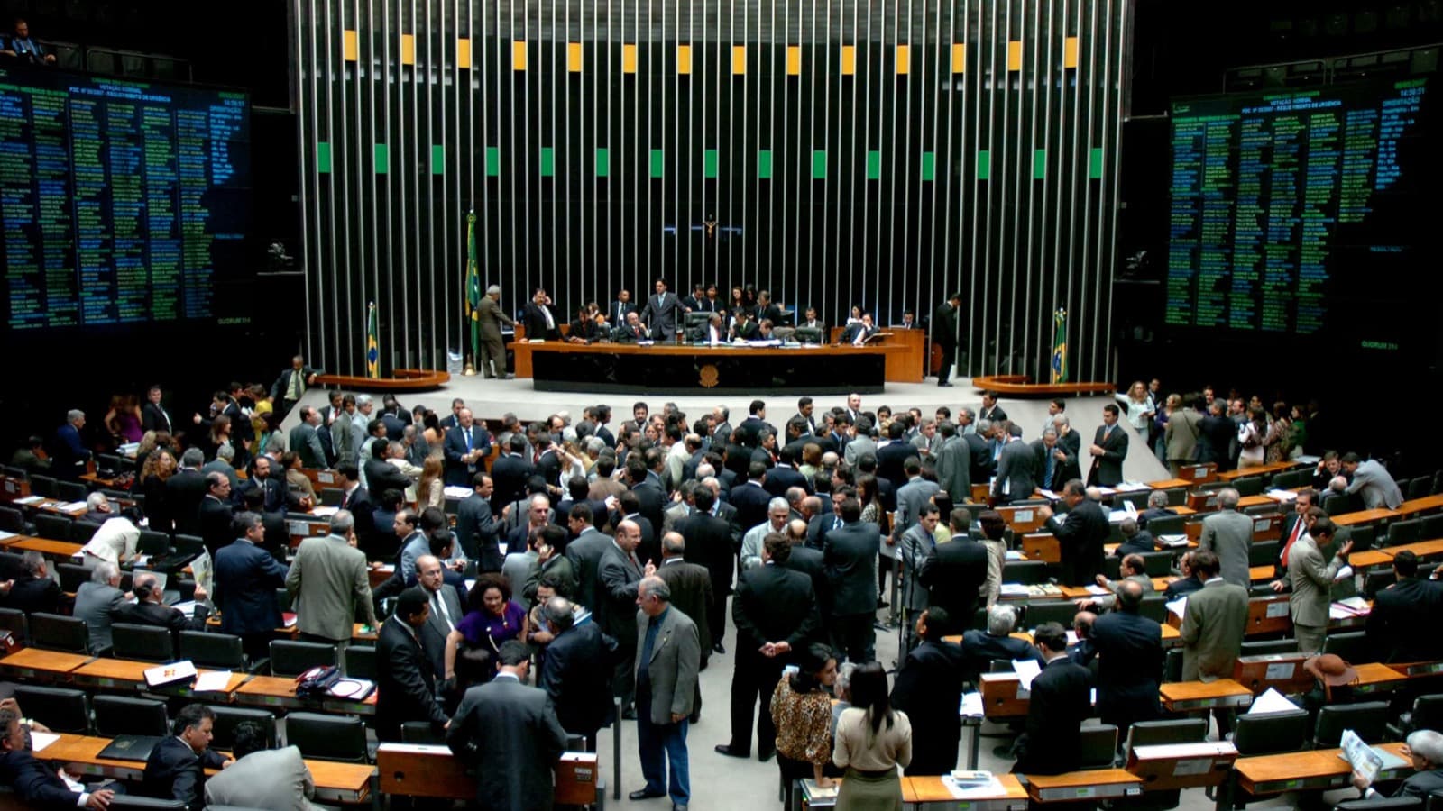Plenário da Câmara dos Deputados lotado durante sessão de votação, em imagem de arquivo