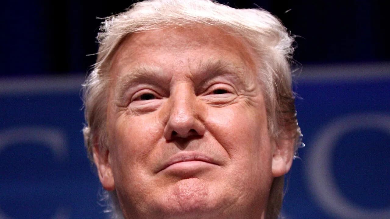 Novo tarifaço de Trump atinge US$ 7,4 bilhões em exportações do Brasil; governo prepara resposta pela Lei da Reciprocidade